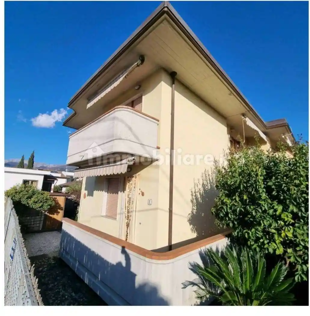 Villetta a schiera in vendita a Massa