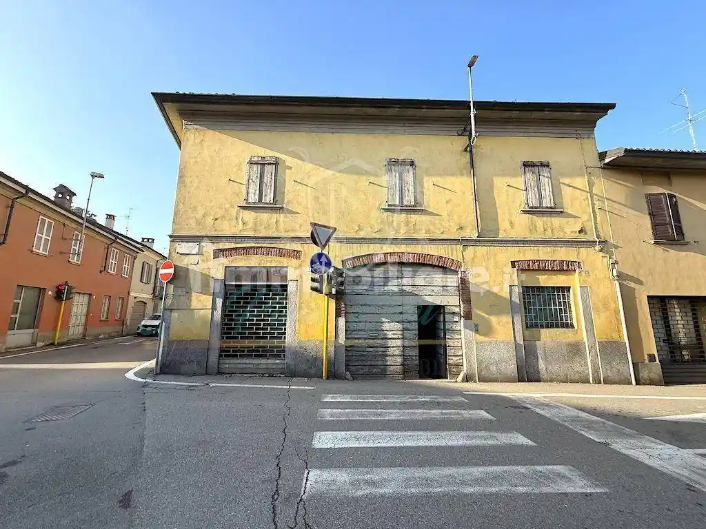 Palazzo - Edificio in vendita a Codogno