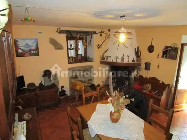 Palazzo - Edificio in vendita a Cavriglia