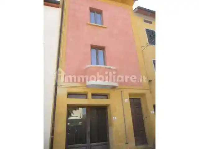 Palazzo - Edificio in vendita a Bucine