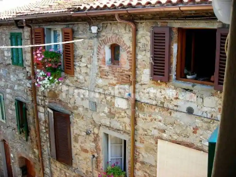 Appartamento in vendita a Bucine