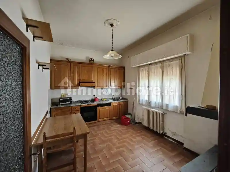 Appartamento in vendita a Bucine