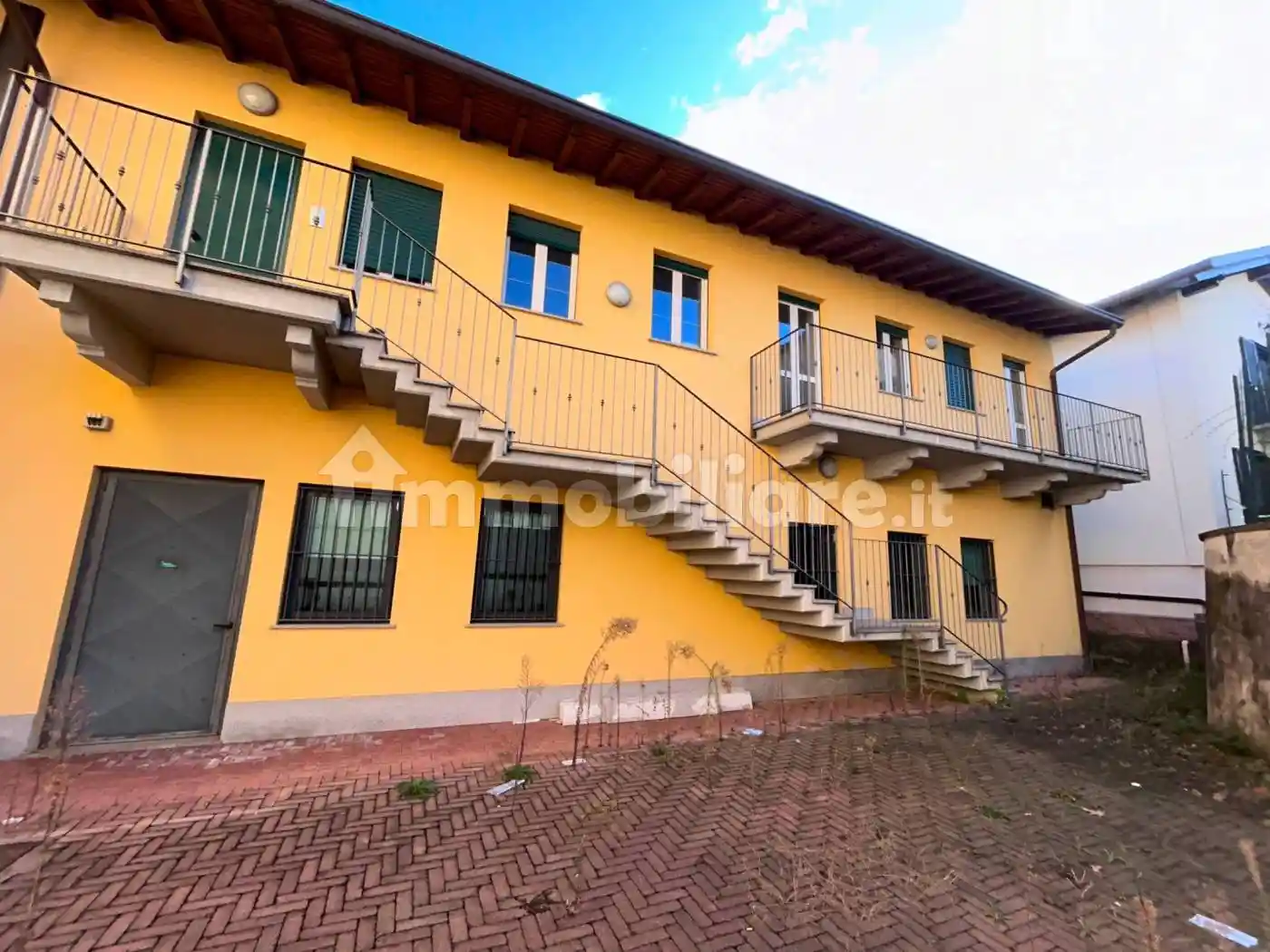 Appartamento in vendita a Jerago con Orago