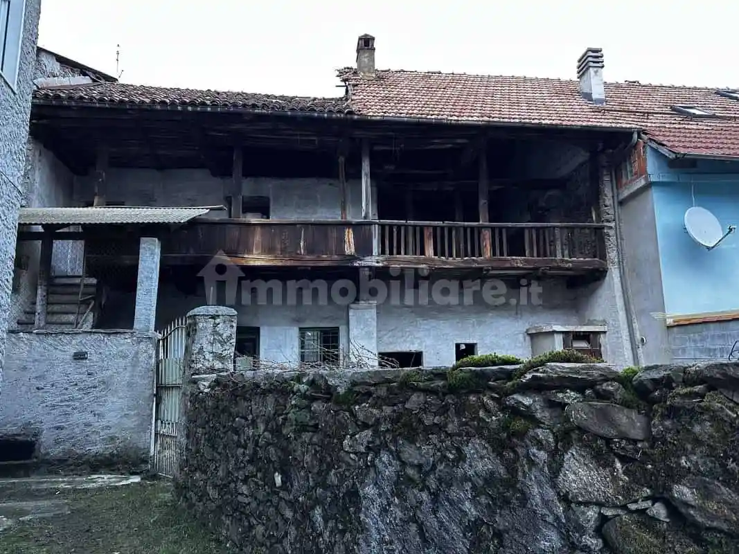 Casa indipendente in vendita a Varallo