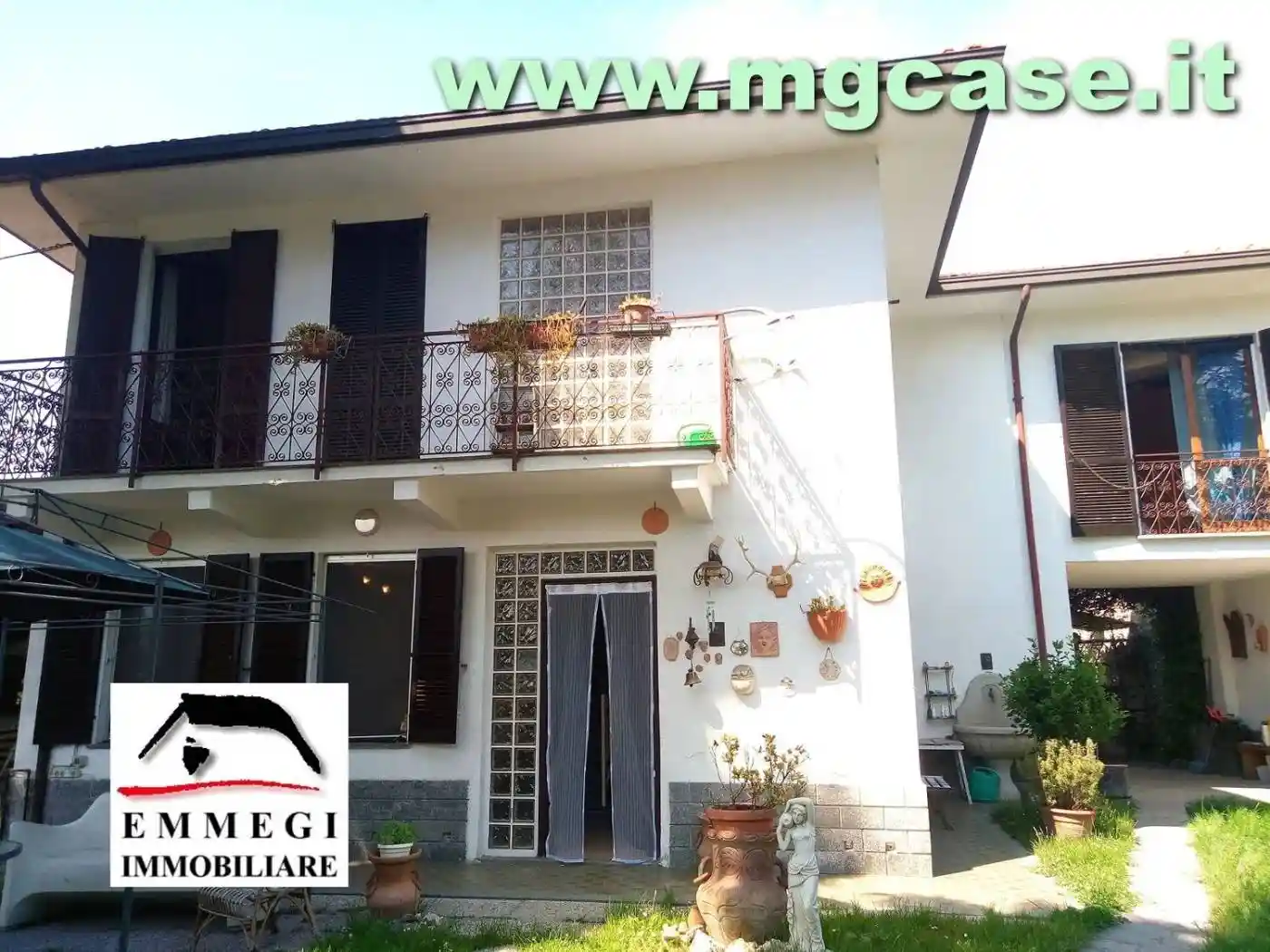 Villa in vendita a Pombia