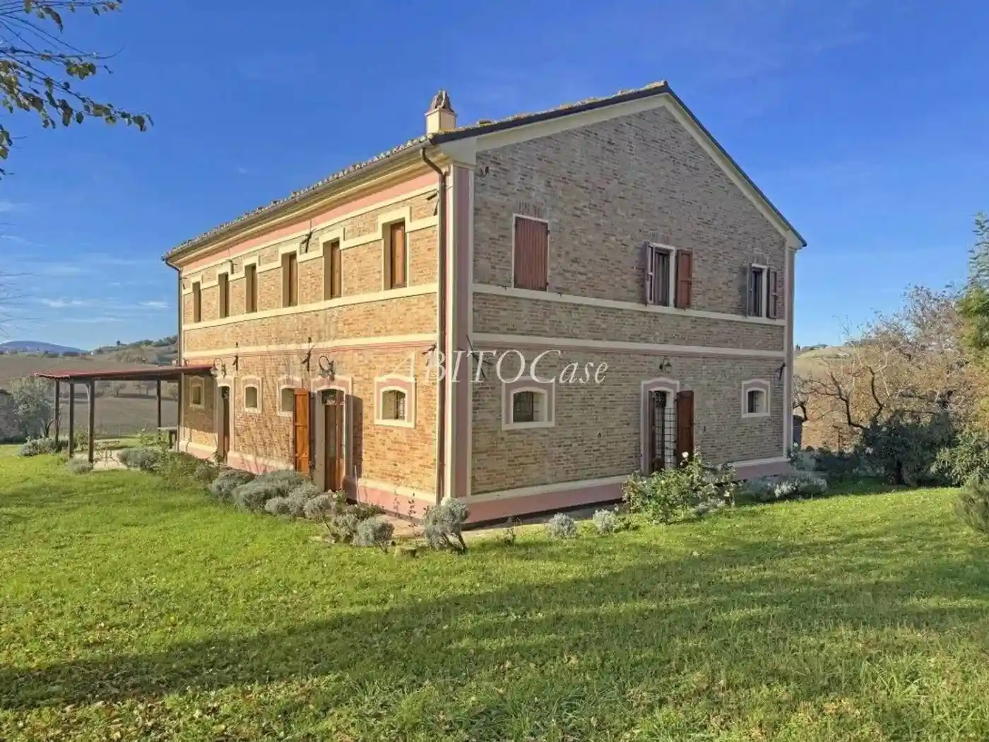 Villa in vendita a Terre Roveresche