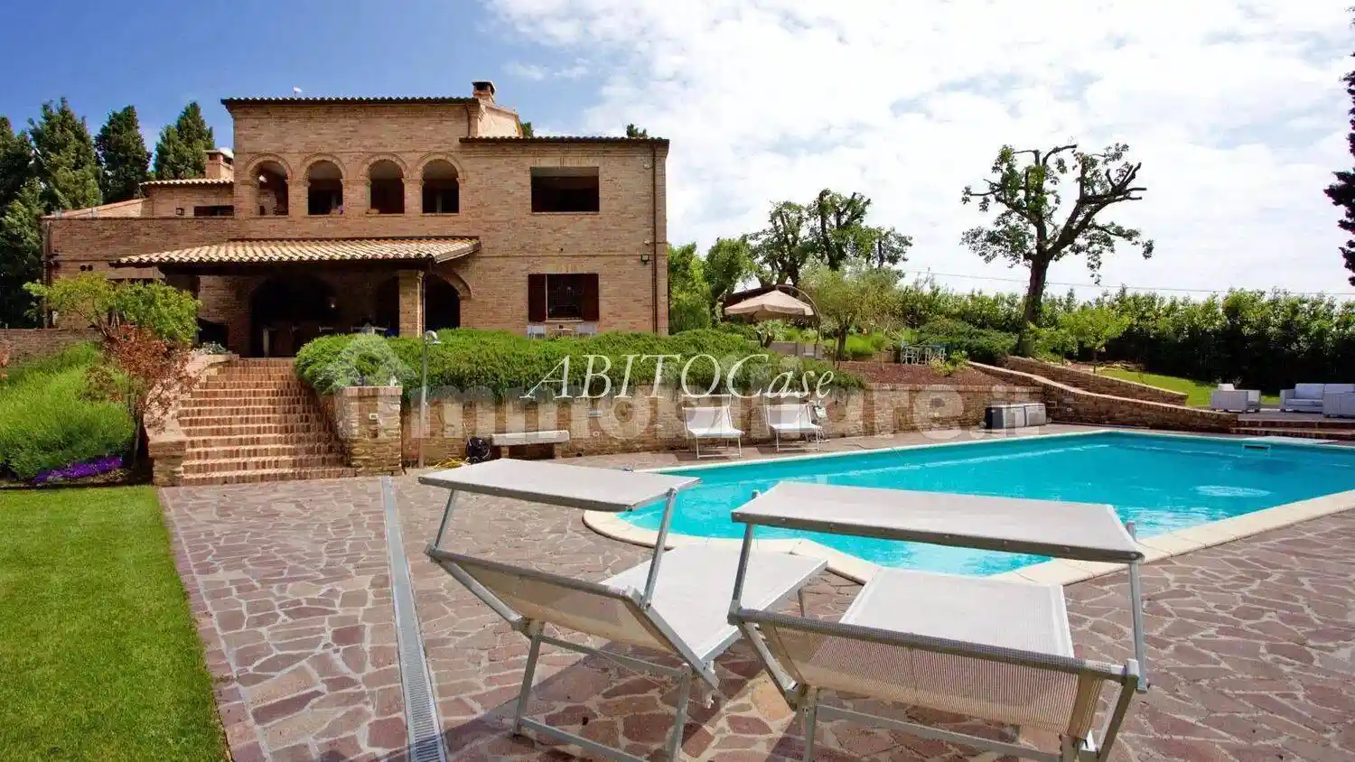 Villa in vendita a Terre Roveresche