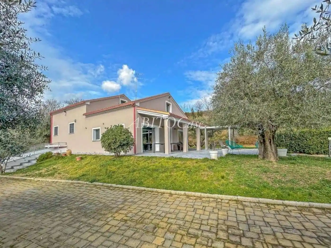Villa in vendita a Cingoli