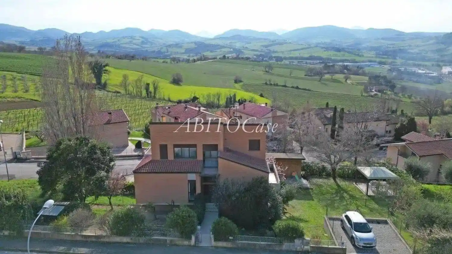 Villa in vendita a Serra de' Conti