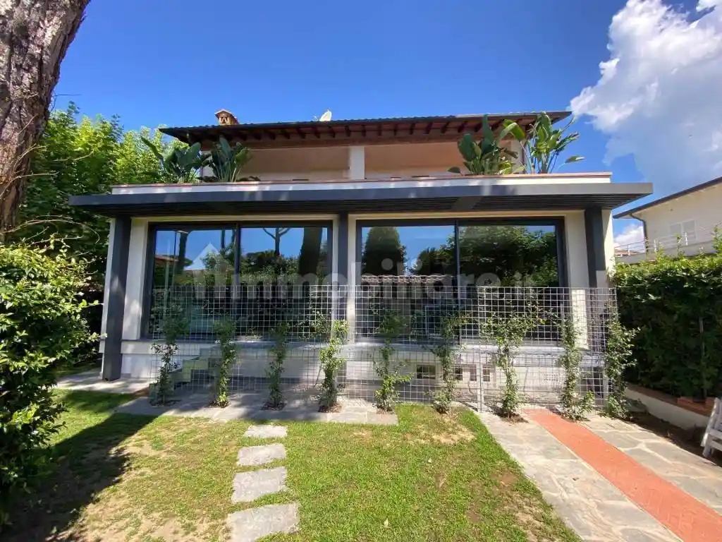 Villa in vendita a Forte dei Marmi