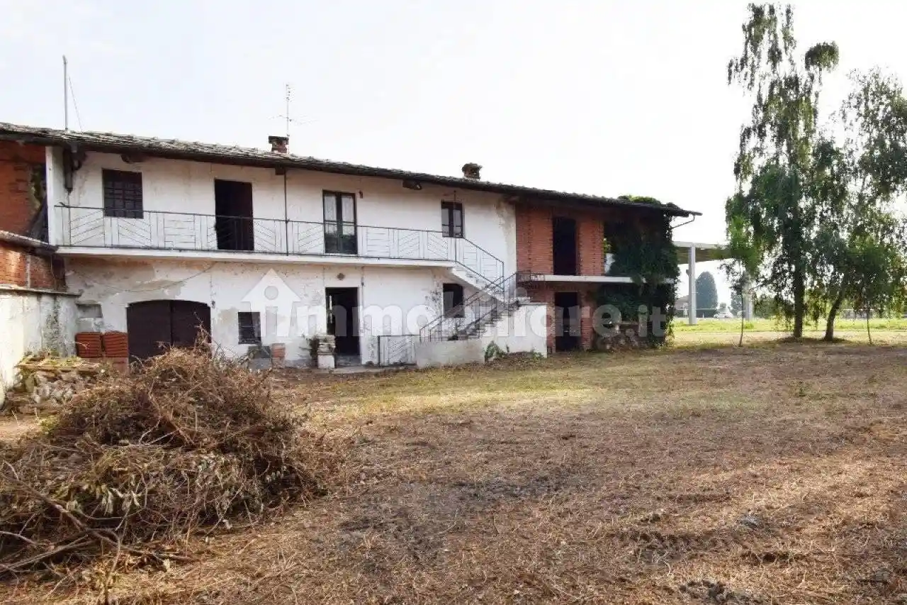 Rustico - Casale in vendita a Cavour