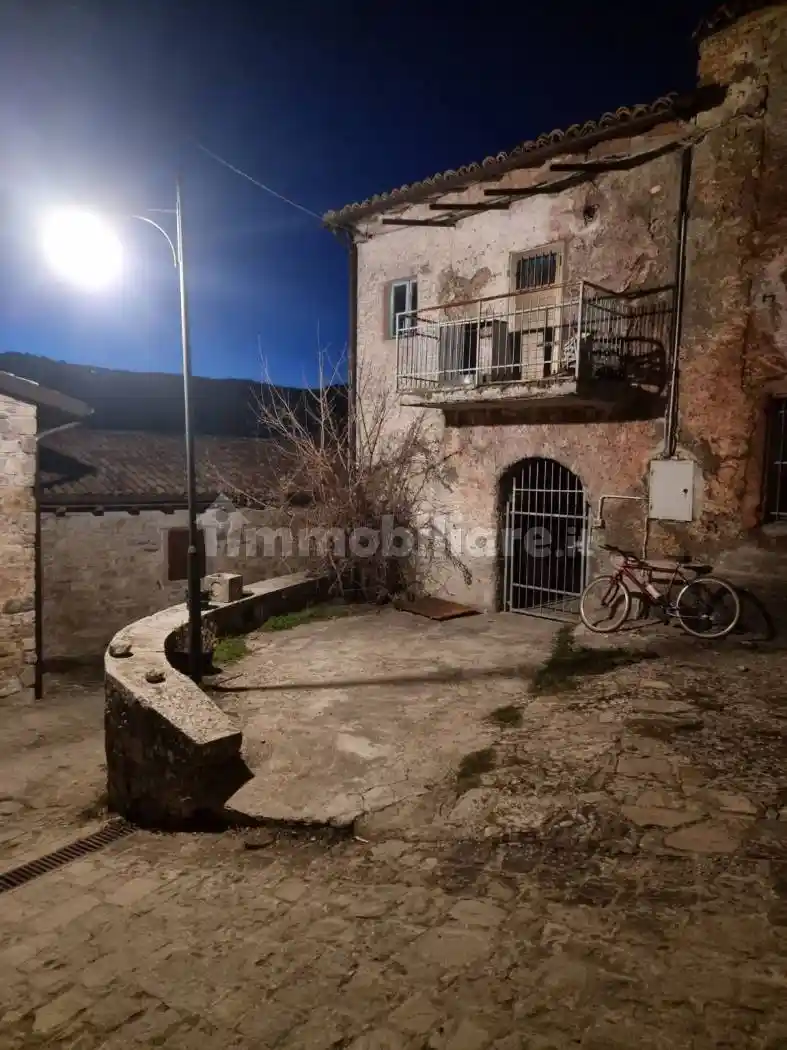 Rustico - Casale in vendita a Ventasso