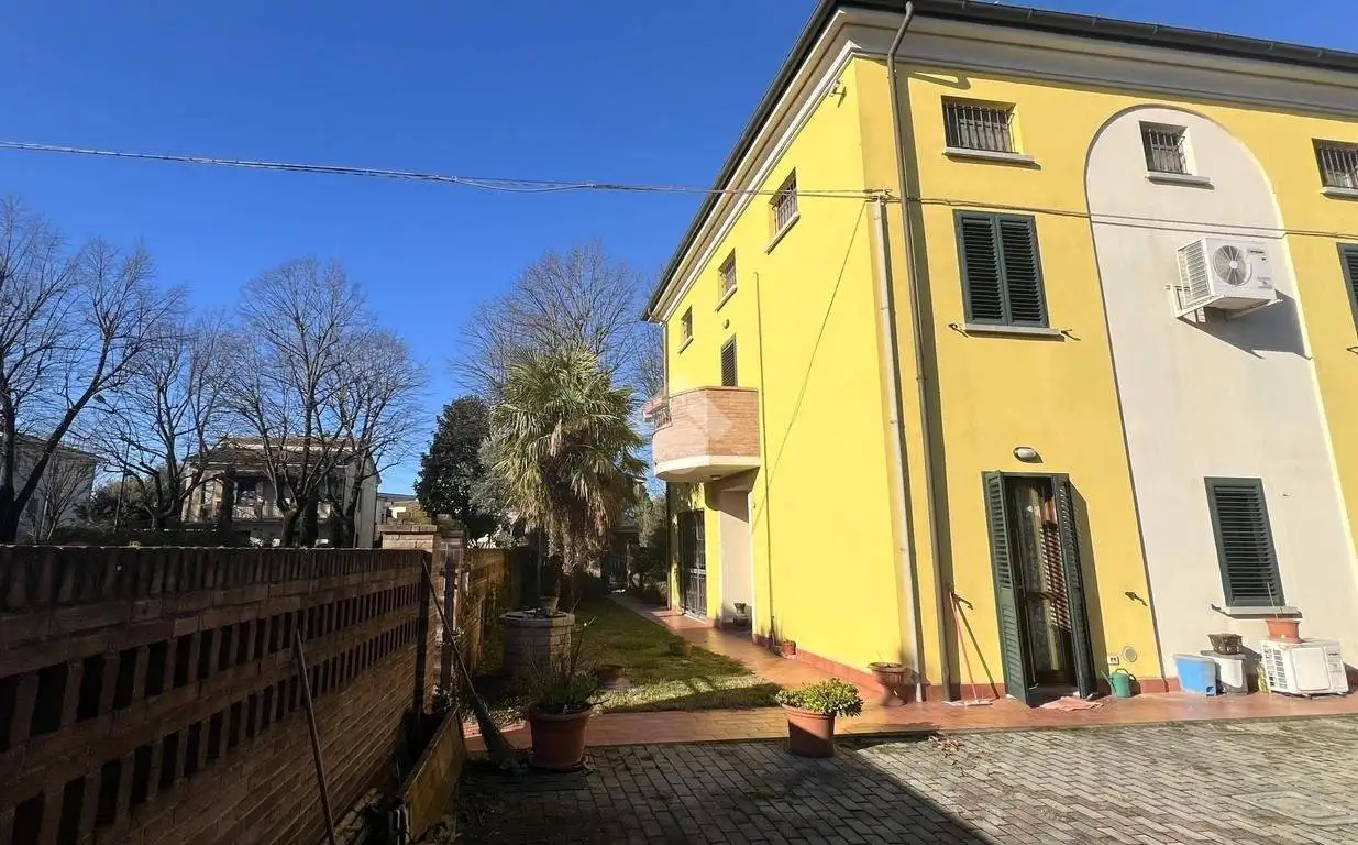 Terratetto unifamiliare via gadda 68, Centro, Camposanto - foto 3