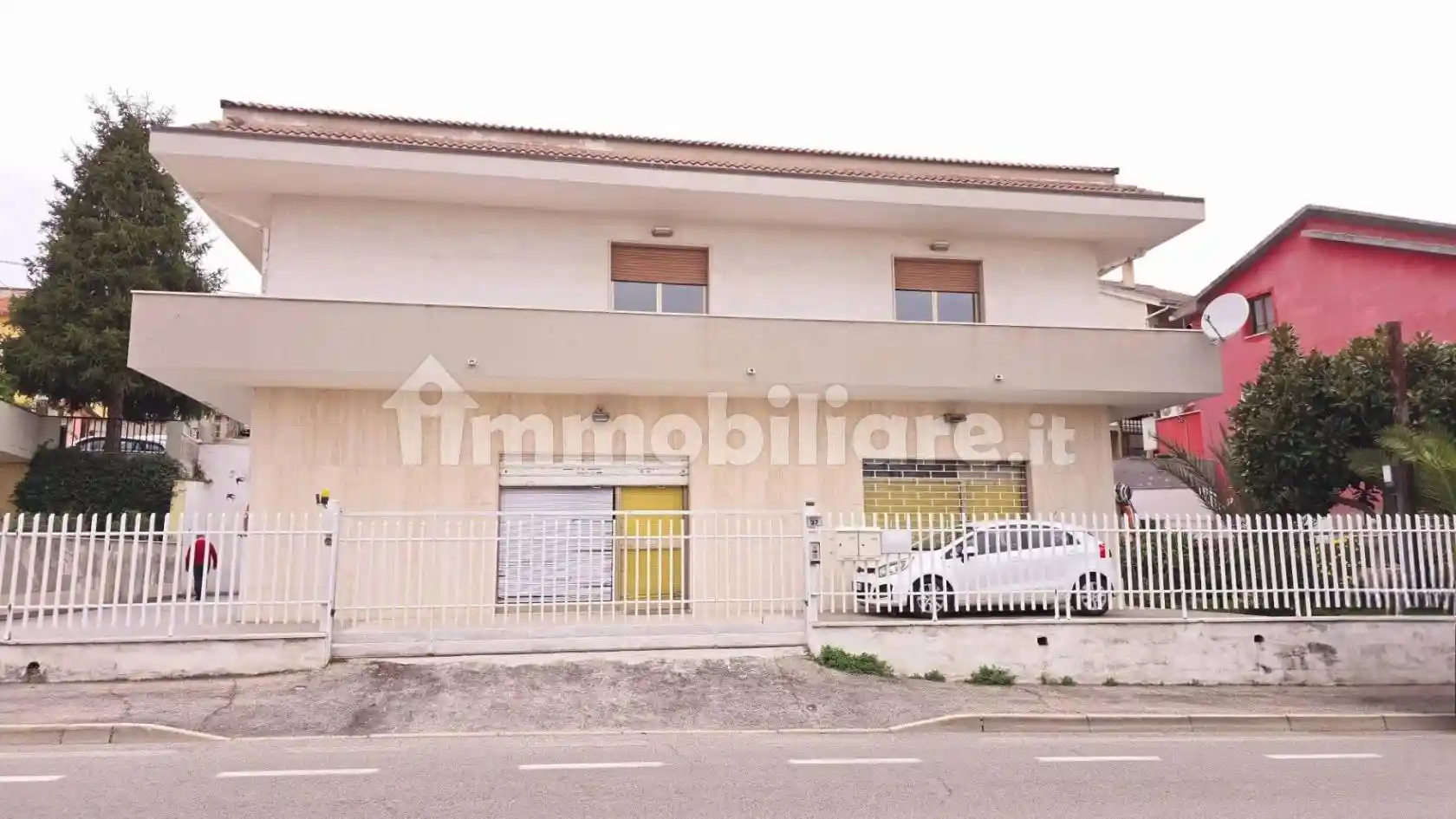 Villa unifamiliare, ottimo stato, 360 m², Spoltore - foto 2