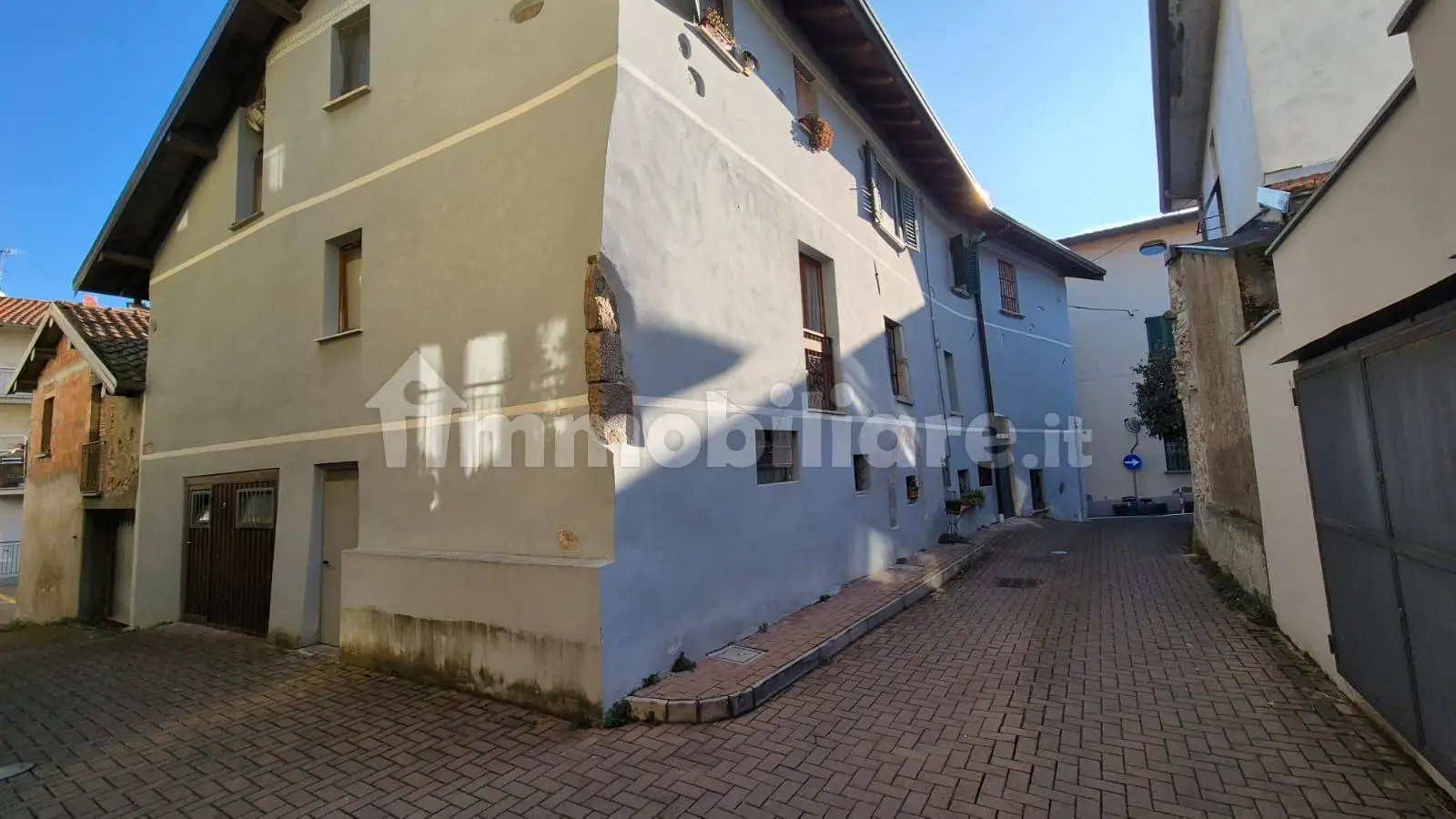 Appartamento in vendita a Clivio