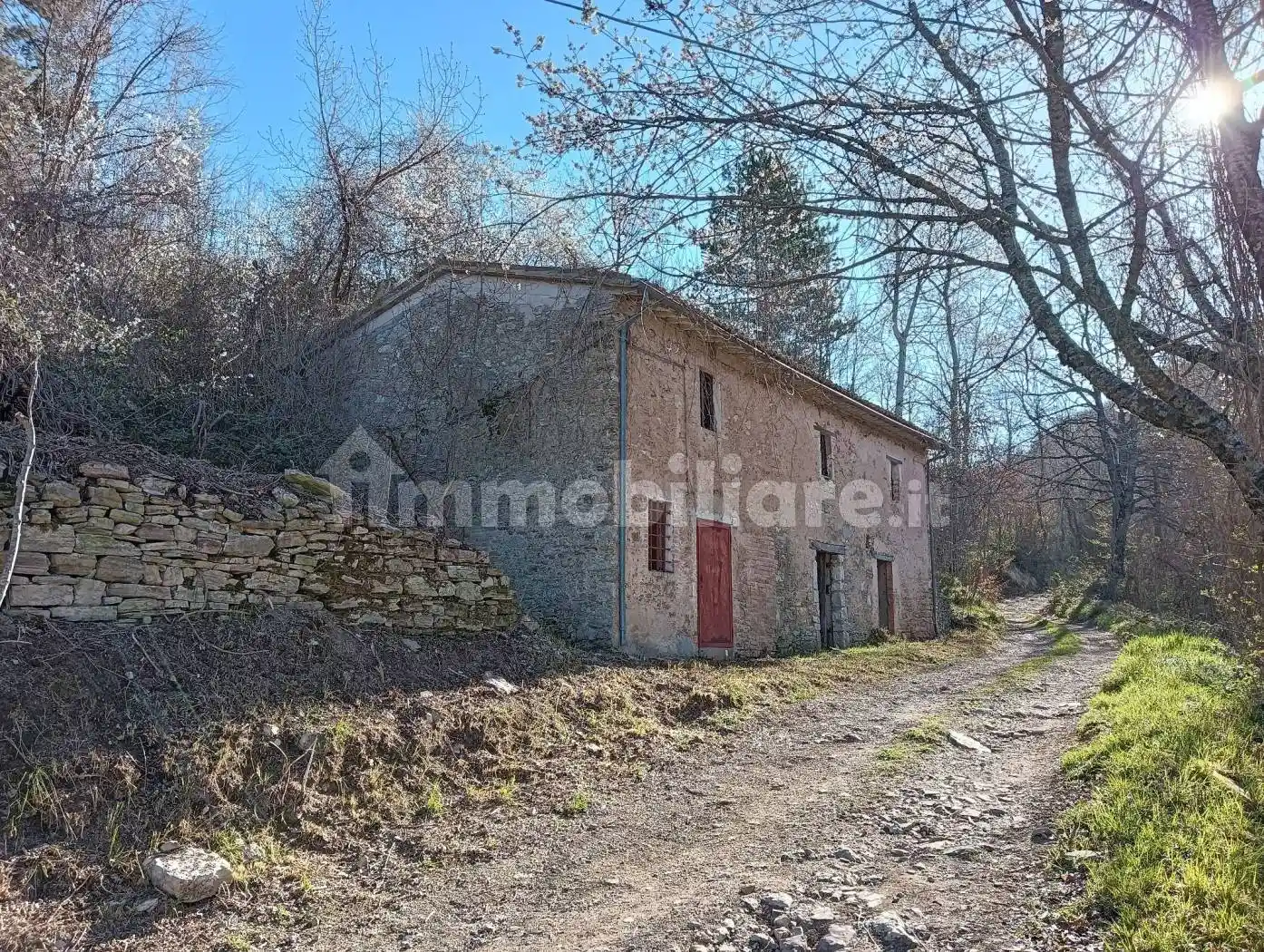 Rustico - Casale in vendita a Foligno