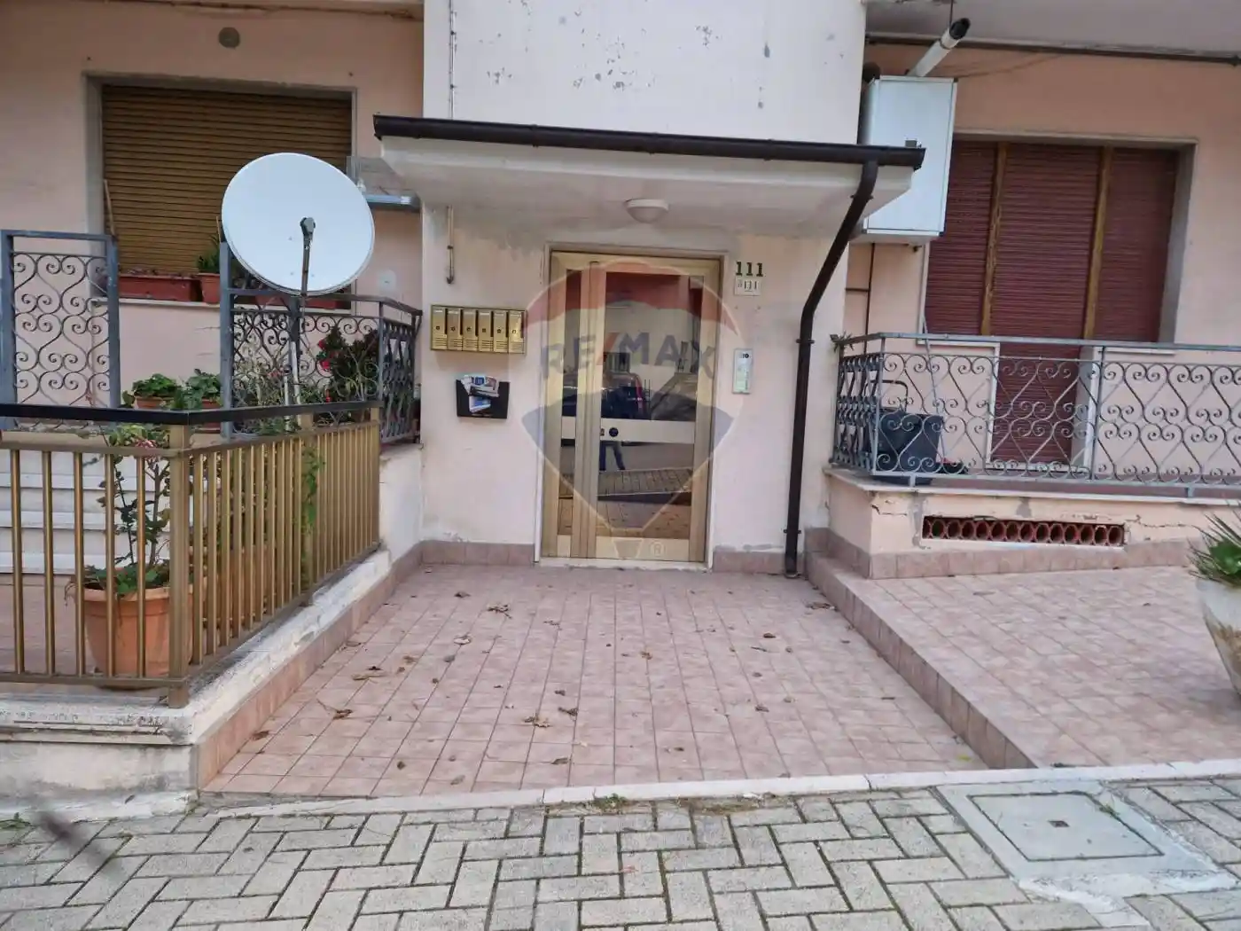 Quadrilocale via Cappuccini 111, Loreto Aprutino - foto 2