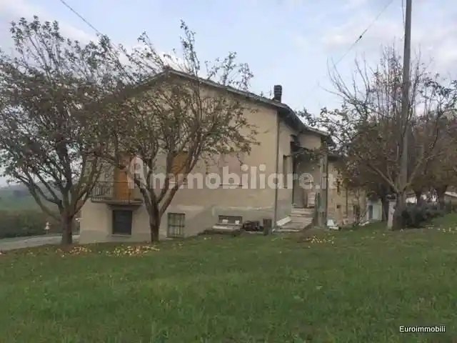 Casa indipendente in vendita a Neviano degli Arduini