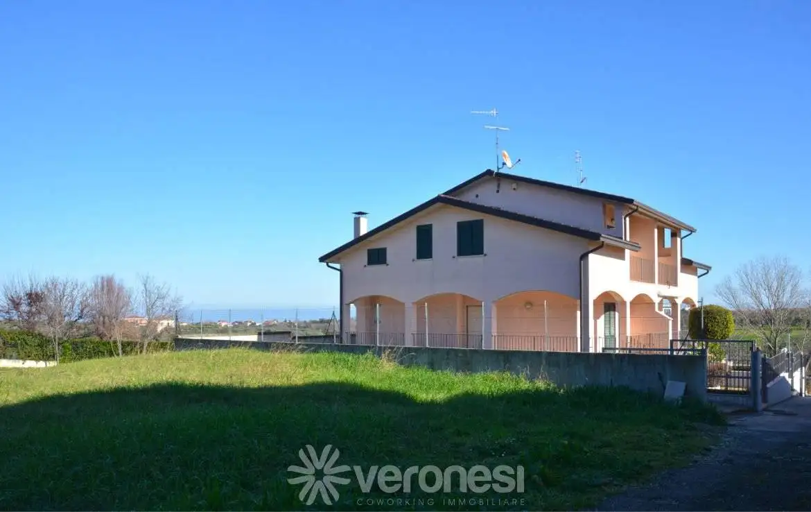 Villa in vendita a Treglio