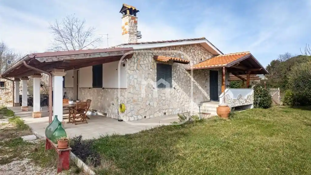 Villa in vendita a Labico