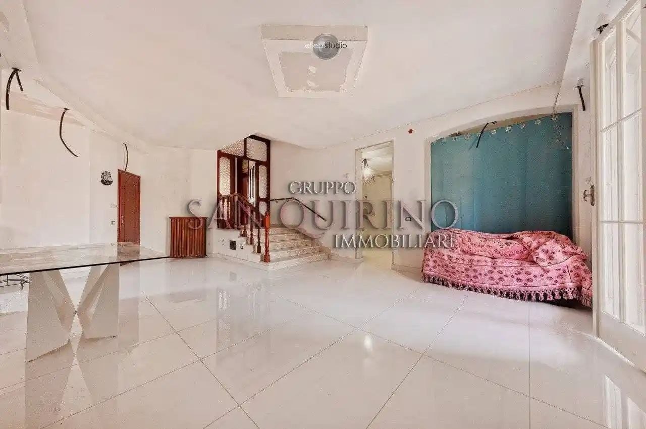 Villa in vendita a Novi di Modena