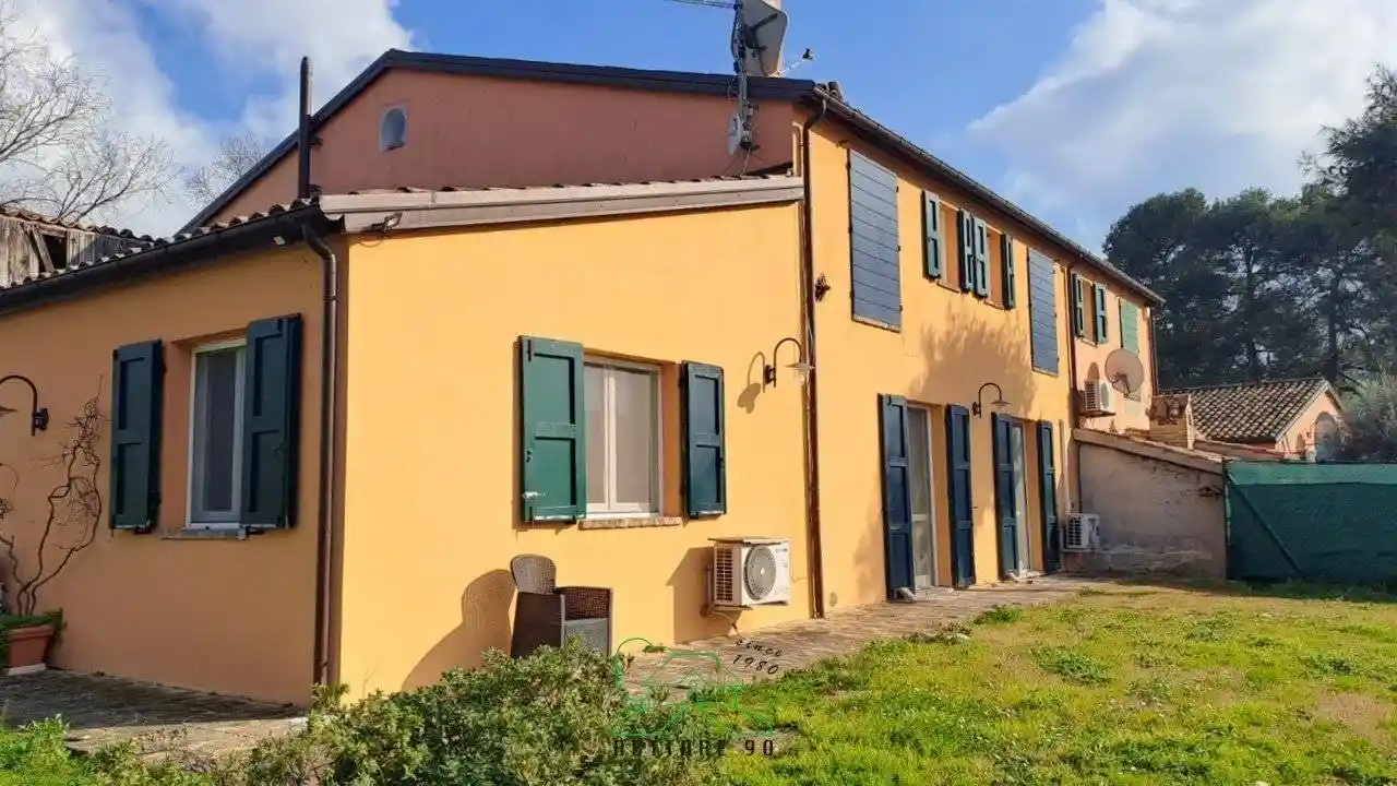 Rustico - Casale in vendita a Mombaroccio