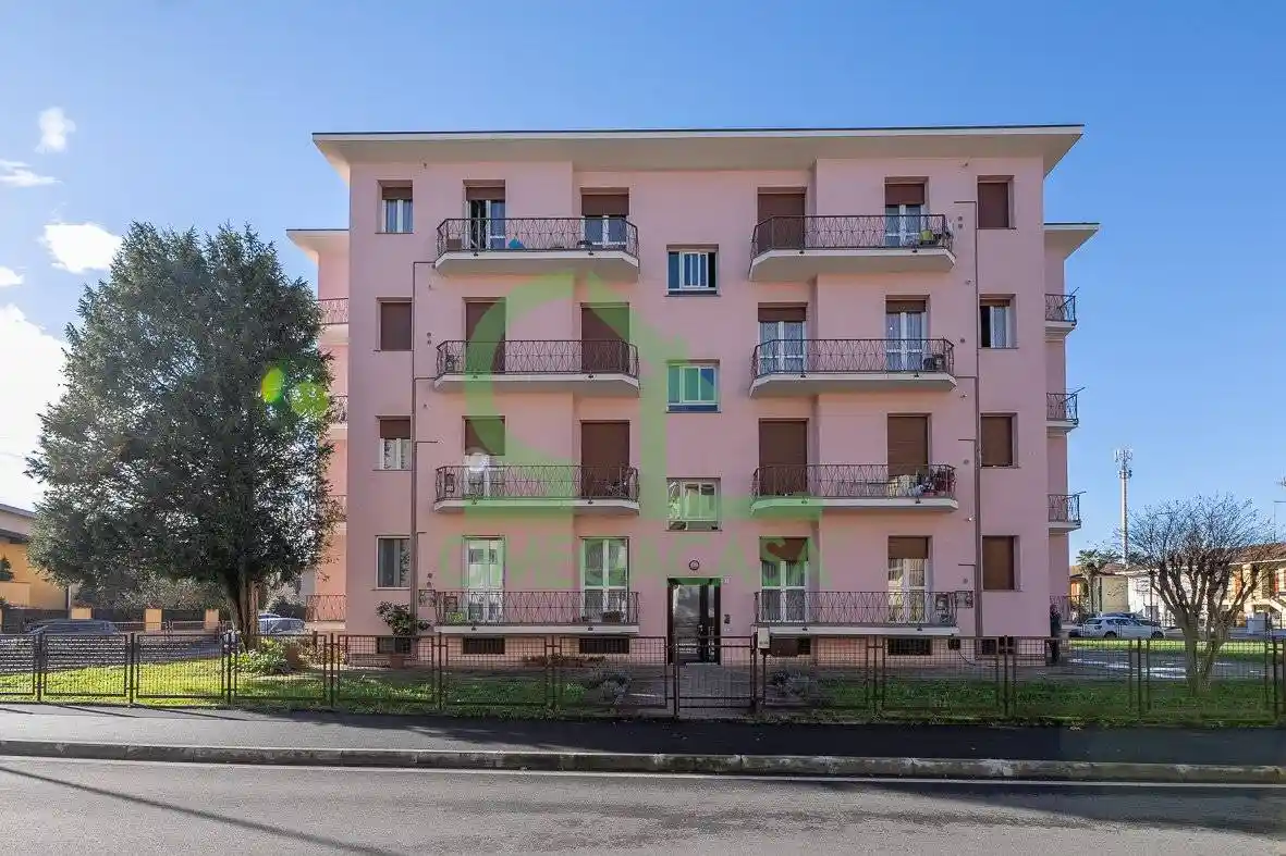 Palazzo - Edificio in vendita a Casalpusterlengo