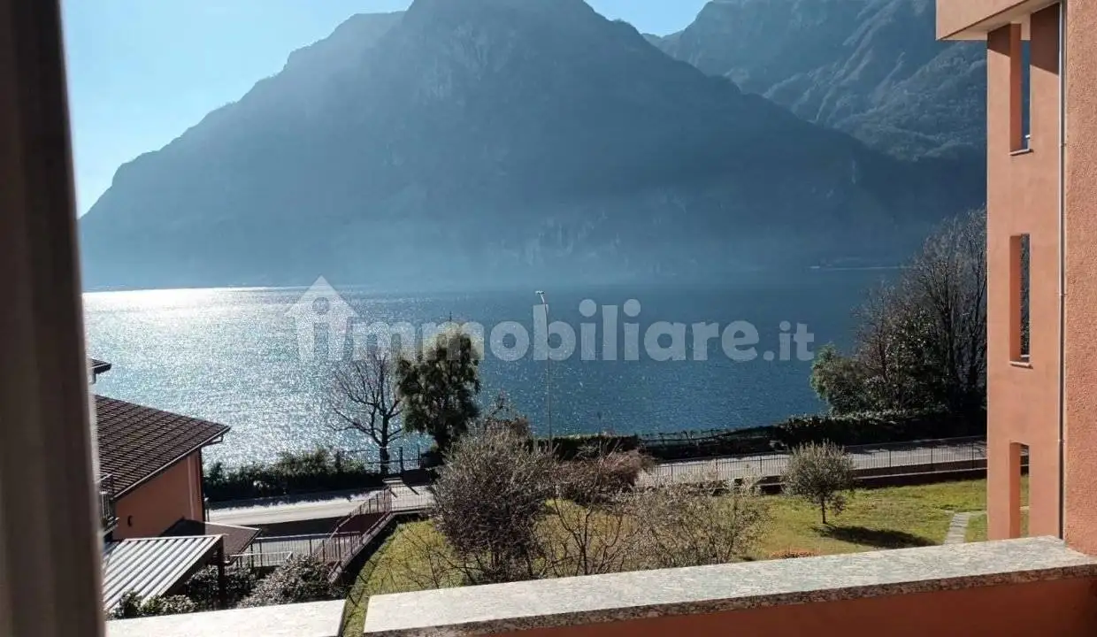 Appartamento in vendita a Abbadia Lariana