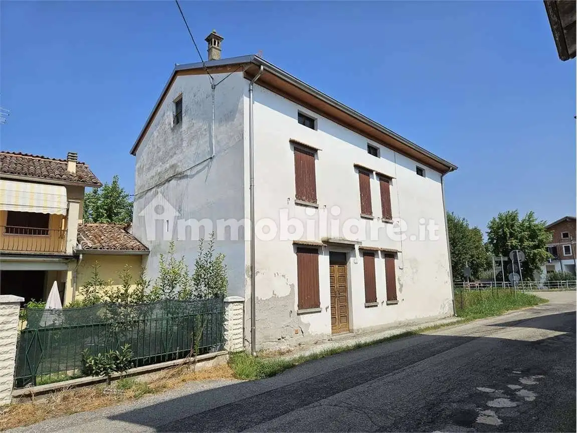 Casa indipendente in vendita a Polesine Zibello