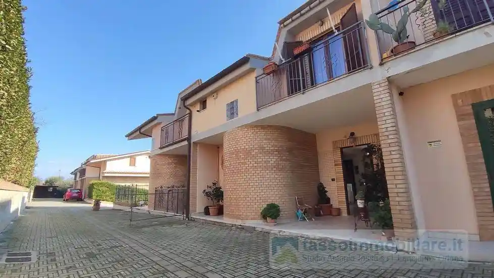 Villa a schiera via Civiltà del Lavoro 9, Centro, Ortona - foto 4