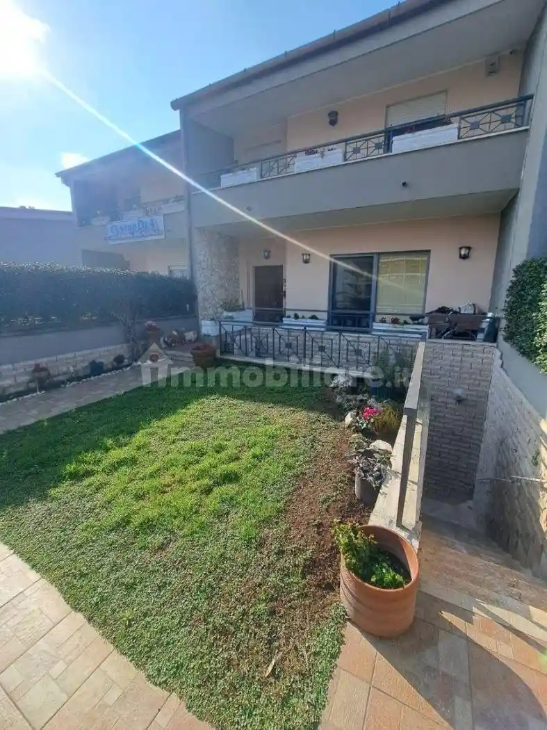 Villetta a schiera in vendita a Aprilia
