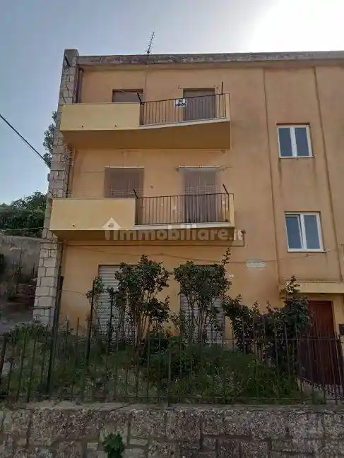 Palazzo - Edificio in vendita a Alimena