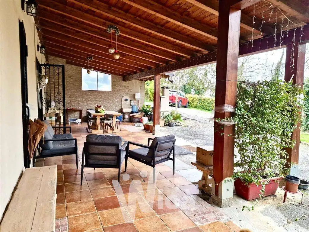 Casa indipendente in vendita a Borghi