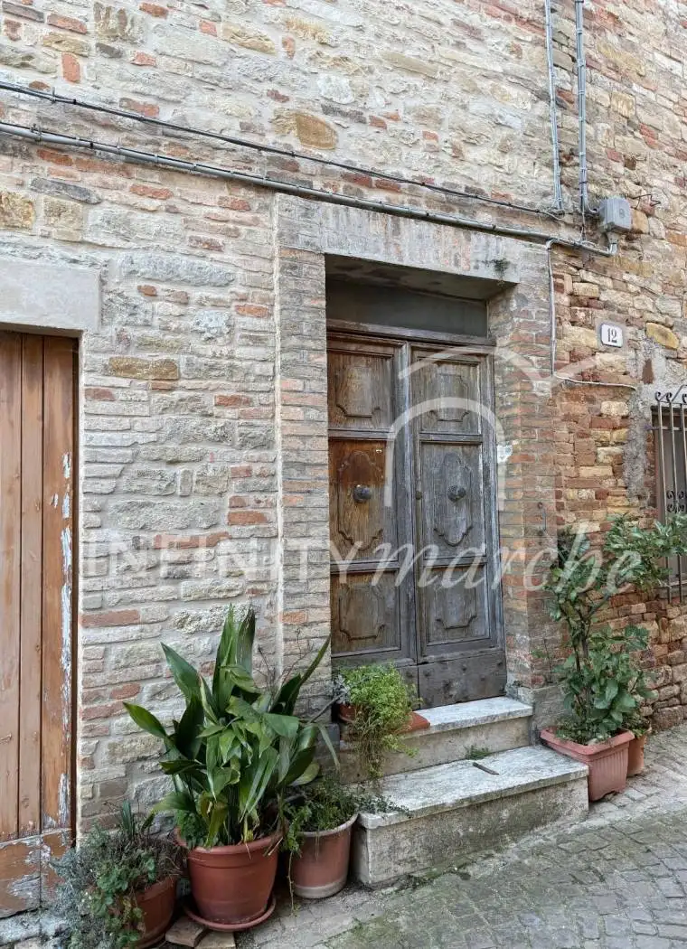 Casa indipendente in vendita a Santa Vittoria in Matenano