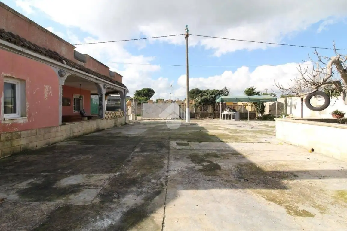 Villa in vendita a Brindisi