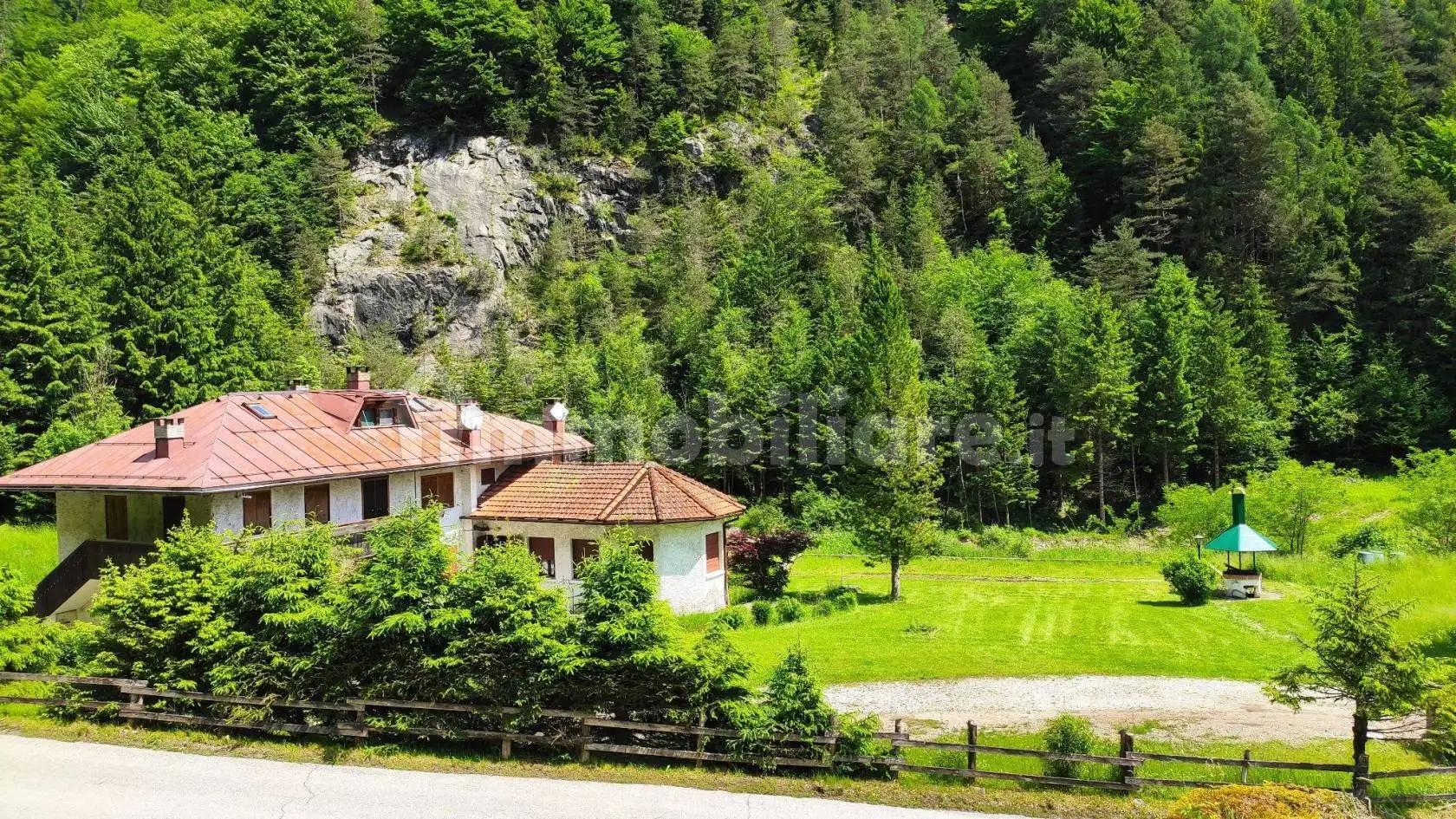 Villa unifamiliare via Caravaggio, Centro, Calalzo di Cadore