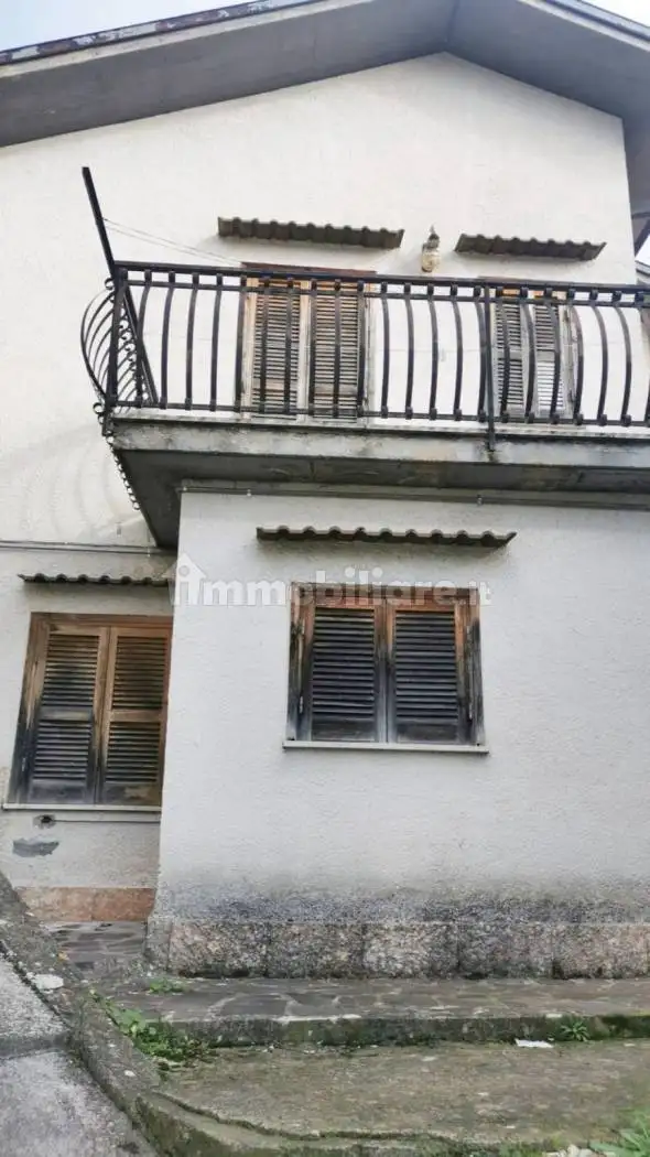 Villa in vendita a Rivodutri