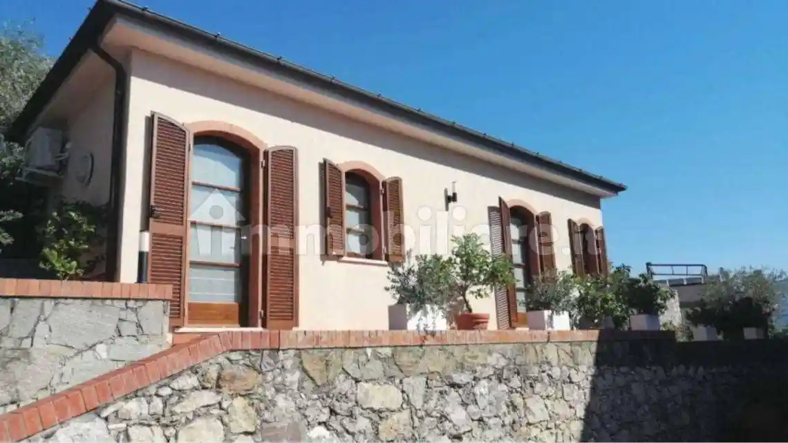Casa indipendente in vendita a Ameglia