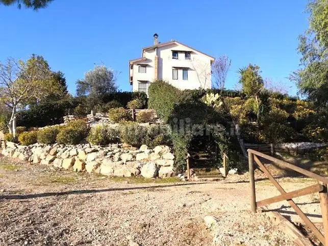 Villa in vendita a Dugenta