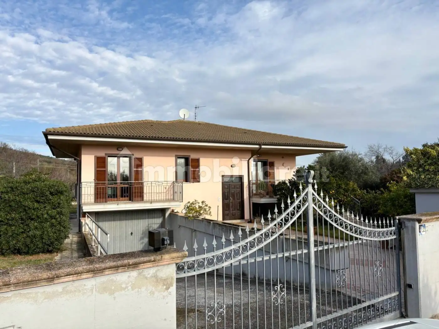 Villa in vendita a Morro d'Oro