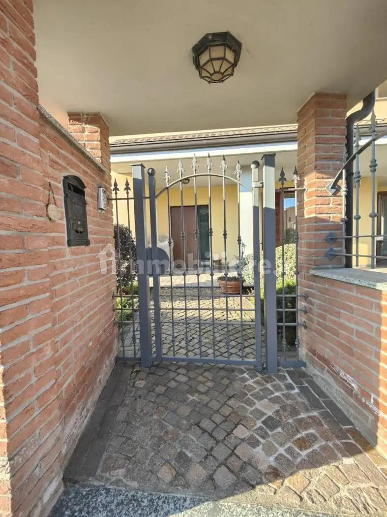 Villa bifamiliare via Aldo Moro 24, Cameriano, Casalino - foto 4