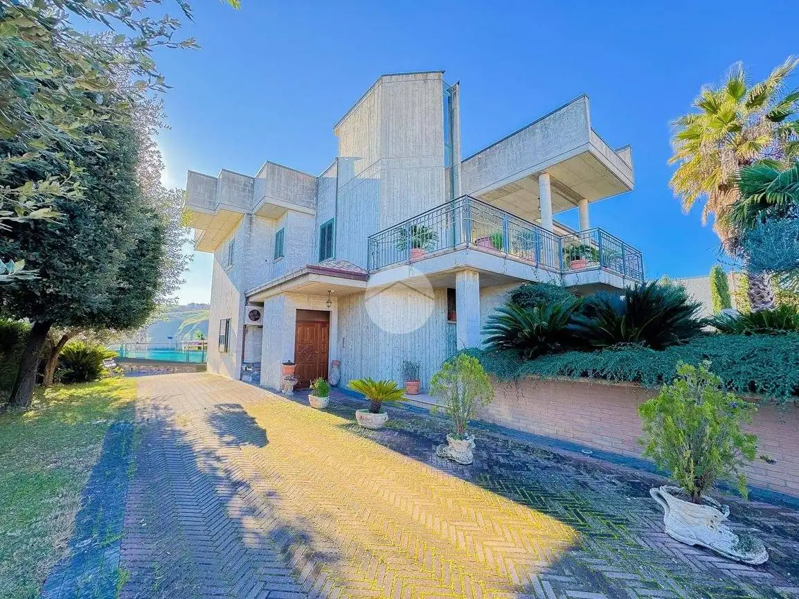 Villa in vendita a Teramo