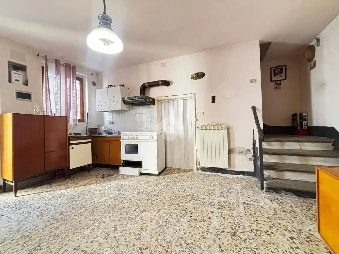 Casa indipendente in vendita a Prato