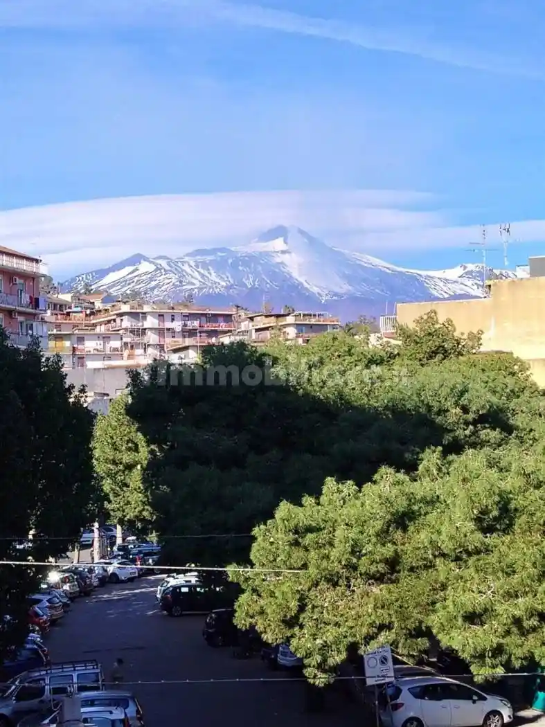 Appartamento in vendita a Aci Catena