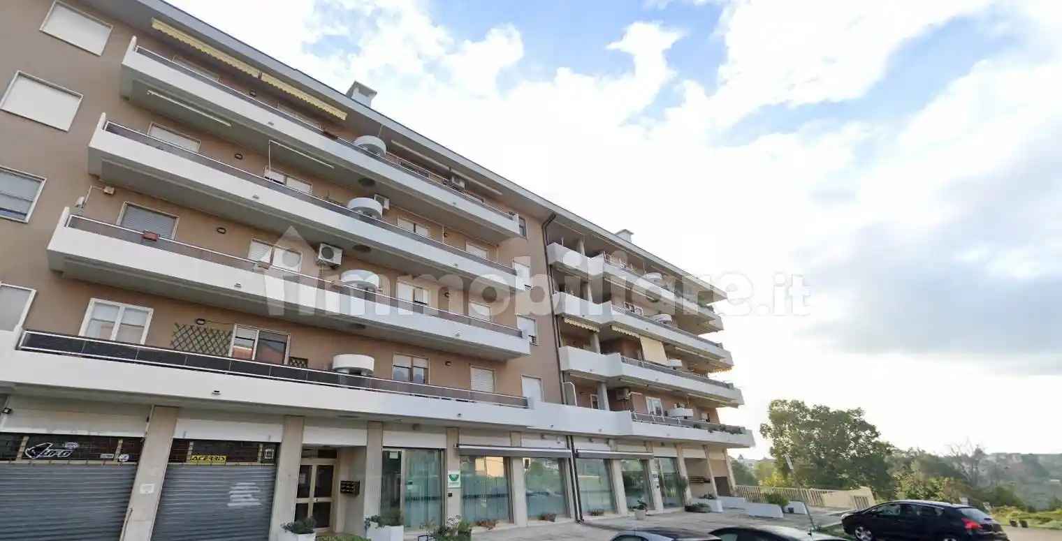 Quadrilocale via Giovanni XXIII 184, Centro, Ortona - foto 2