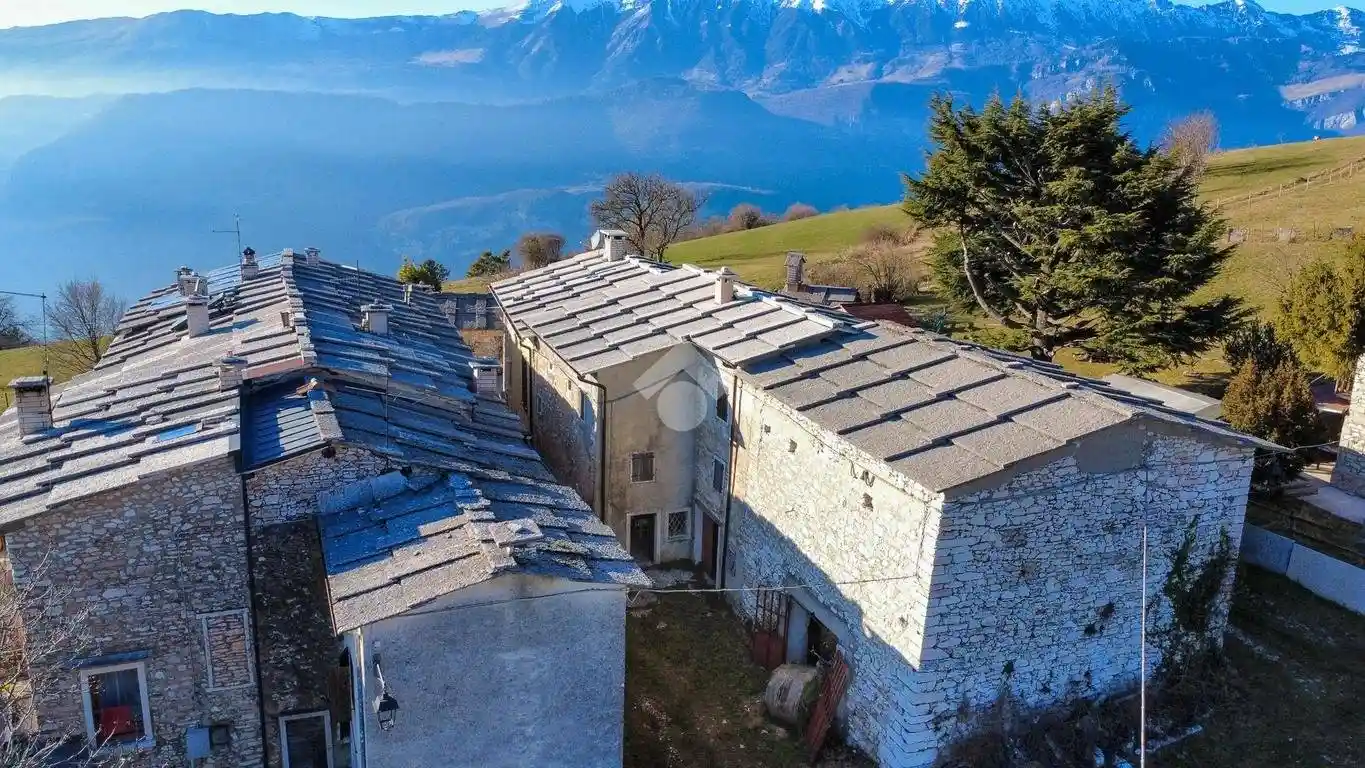 Rustico - Casale in vendita a Sant'Anna d'Alfaedo