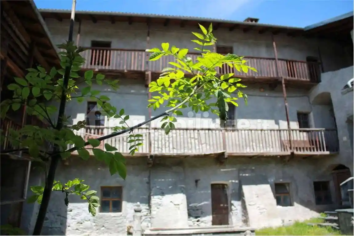 Casa indipendente in vendita a Challand-Saint-Anselme