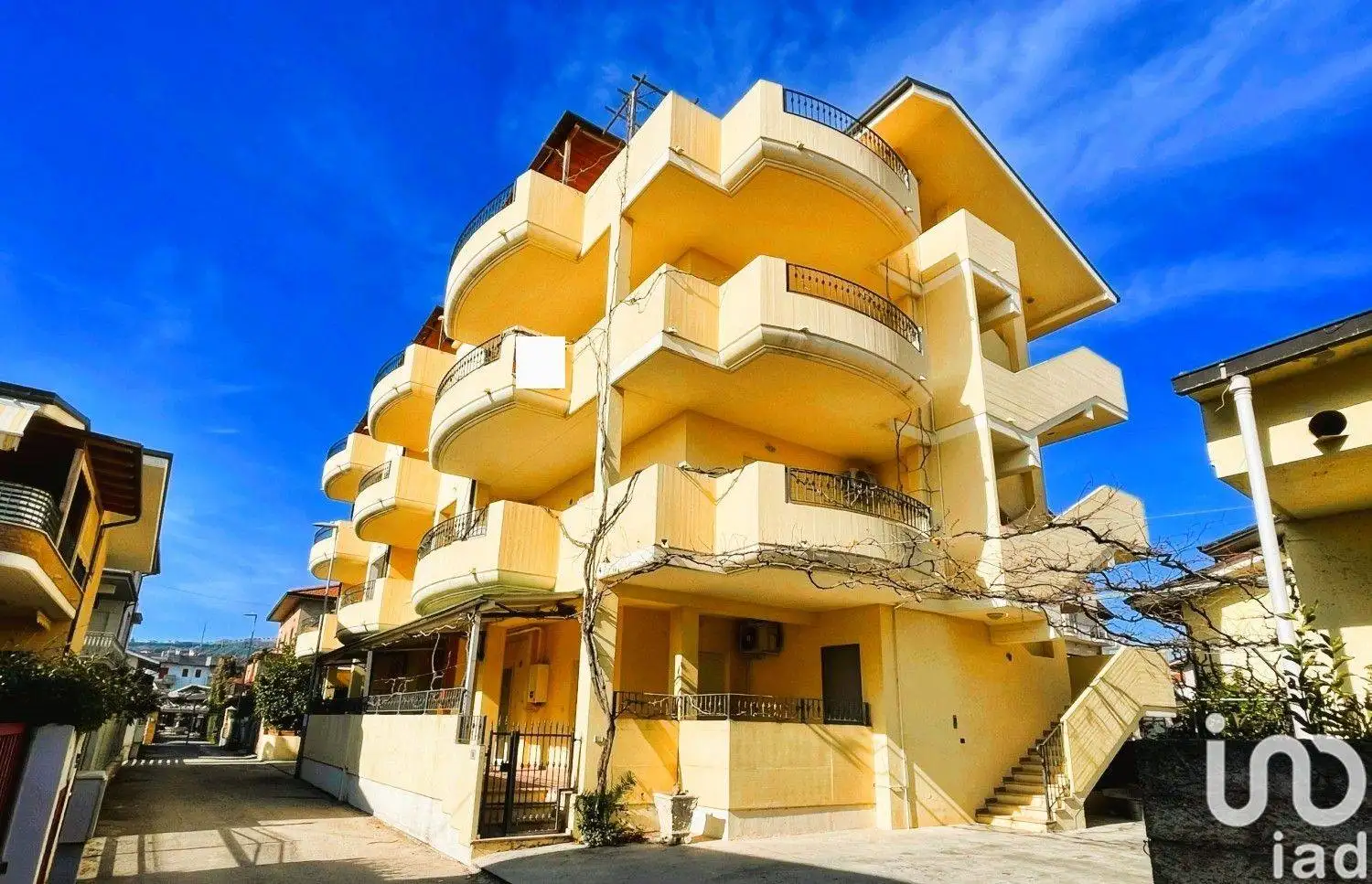 Palazzo - Edificio in vendita a Tortoreto