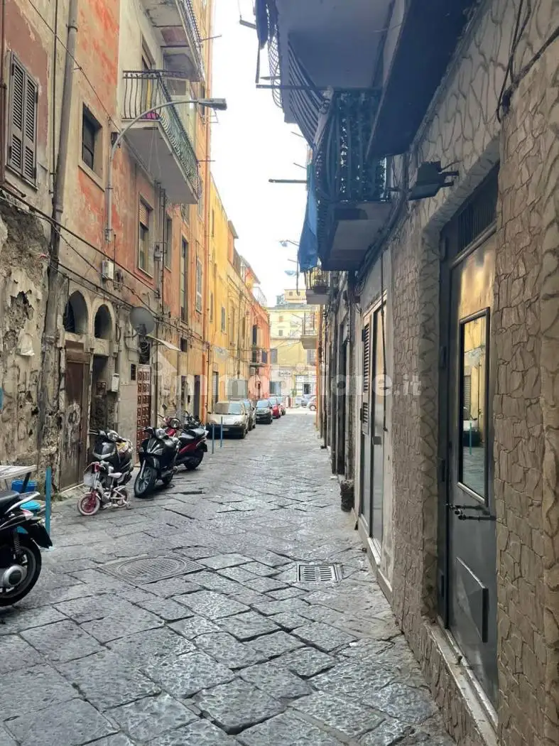 Appartamento in vendita a Napoli