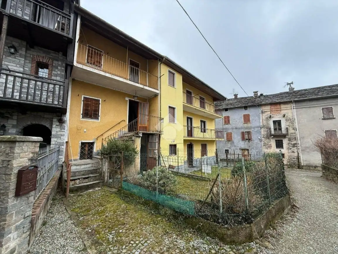 Casa indipendente in vendita a Rueglio